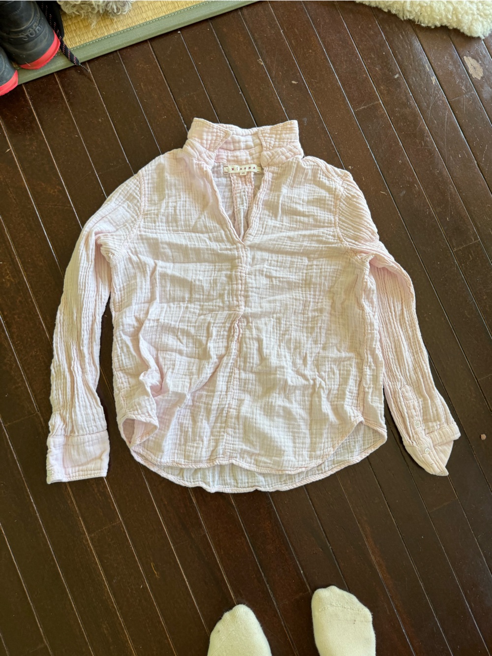 Xirena Light Pink Gauze Buttonless Blouse